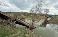 FRISSÍTVE: Összeomlott az Olt-híd Kovászna és Brassó megye határán