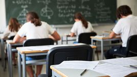 Csalni próbáltak a próbaérettségin, kizárták őket