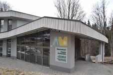 Korszerű látogatóközpontot adtak át a Szent Anna-tónál