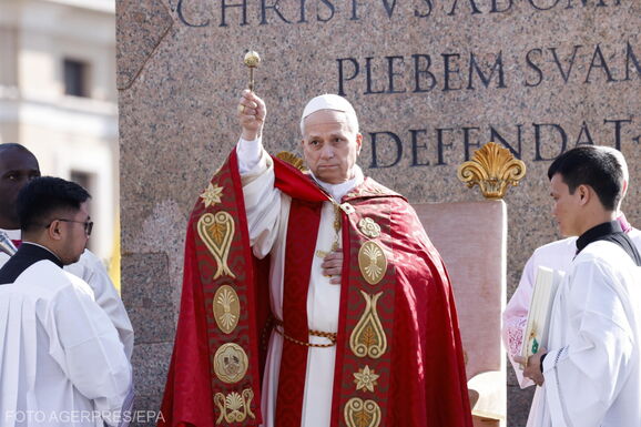 XIV. Leó pápa: Krisztus a keresztről kiáltja az embereknek, hogy tegyék le a fegyvert