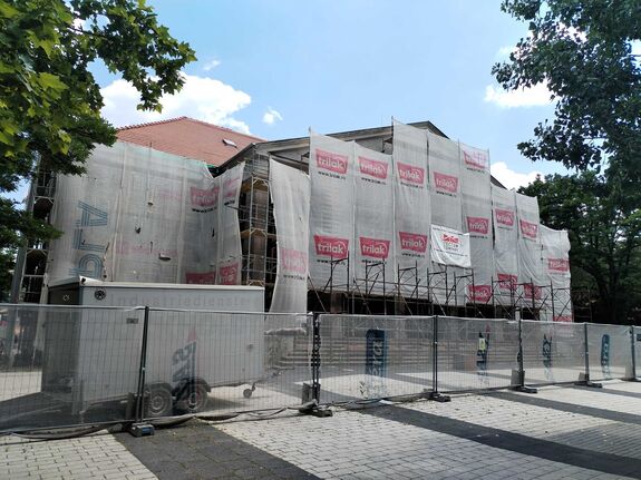 Csúszik a felújítás: nem költözhet még haza a Csíki Játékszín és a Hargita Székely Néptáncszínház
