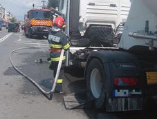 Kigyulladt egy teherautó Segesváron, az E60-as úton