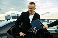 Szijjártó Péter lemond parlamenti mandátumáról – Bejelentette, hol folytatja