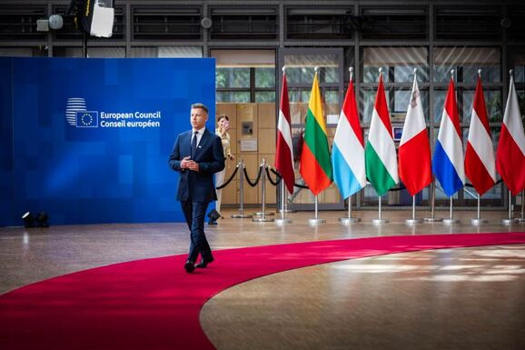 Magyar Péter visszaköveteli Brüsszeltől a migrációs bírságot és a visszatartott uniós pénzeket