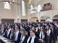 Több mint háromszáz magyar diák ballagott el a marosvásárhelyi orvosi egyetemről (VIDEÓ)