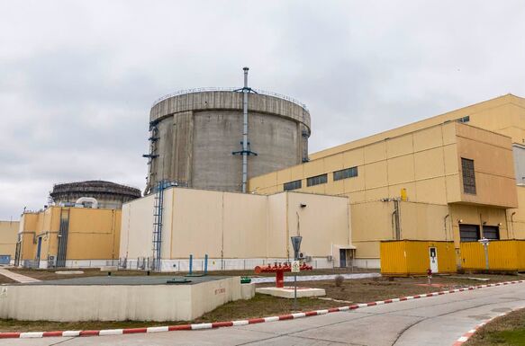 Hiába süllyesztették el az uszályokat, leállhat az atomerőmű