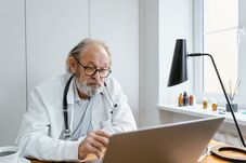 Digitális fordulat következhet – Az egészségügyi kártya vége, egyszerűsödő orvosi ügyintézés?