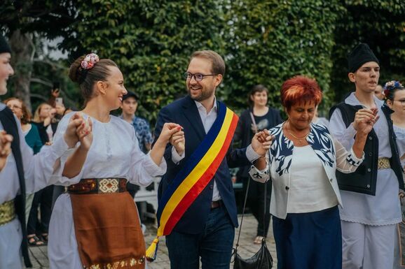 A román politikai elit ámokfutása: iszapbirkózás kormányzás helyett