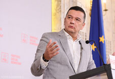 A liberálisokat és az RMDSZ-t akarja a PSD, de közben előrehozott választásokra készülődik