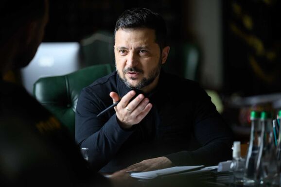 Zelenszkij aláírta az új törvényt: a magyarok üdvözlik, a románok elégedetlenek 