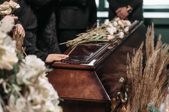 Koporsóban tért magához a halottnak hitt kamaszlány