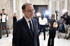 FRISSÍTVE – Niculescu benyújtotta a kormánya programját és a miniszterek névsorát – Kedden szavaz róla a parlament