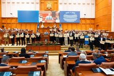 Egymásnak estek az ultranacionalisták: Simion már saját médiatámogatóival is háborúzik