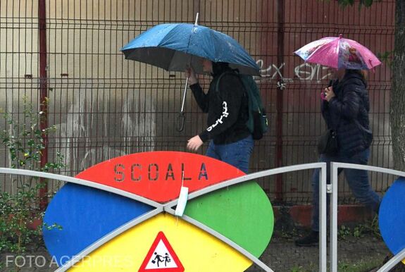 Kicsapják az iskolából a besztercei késelő diákot