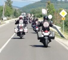 Zöld utat kapott a „motorostörvény”: előregurulás a kocsisor mellett, buszsáv a motoroknak (VIDEÓ)