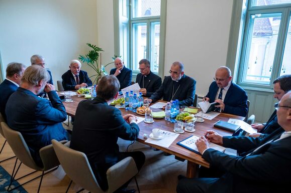 Az erdélyi magyar egyetemek további támogatása mellett álltak ki a történelmi egyházak