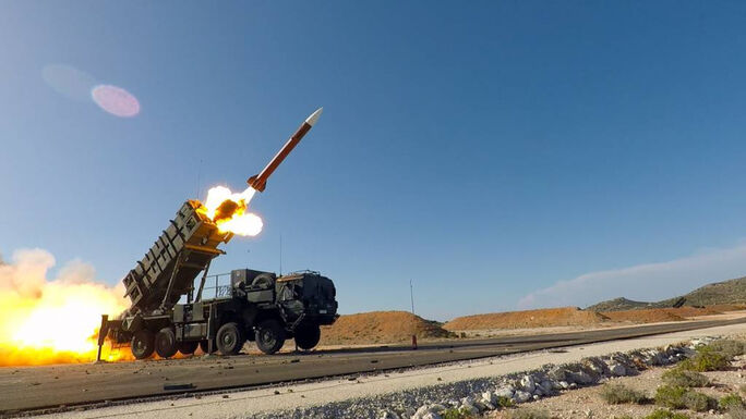 Még több légvédelmi eszközt gyártat a Pentagon az amerikai hadiiparral