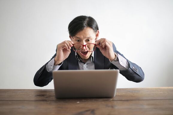 Eurostat: A romániai internetezők mindössze ötöde ellenőrzi az online információ hitelességét (SZAVAZZ!) 