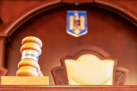 Vizsgálják az alkotmánybíró mikonoszi útját