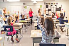 Visszavonta a kisebbségi nyelv ismeretére vonatkozó feltételt a Maros megyei tanfelügyelőség