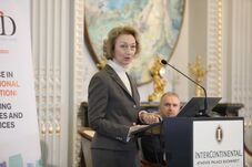 Vizsgálódik a szenátus alkotmányossági bizottsága – Bolojan és Tănăsescu távol maradt