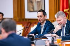 Csoma Botond az USR-képviselő magyar nyelvű vádjáról: képmutatás és kettős mérce 
