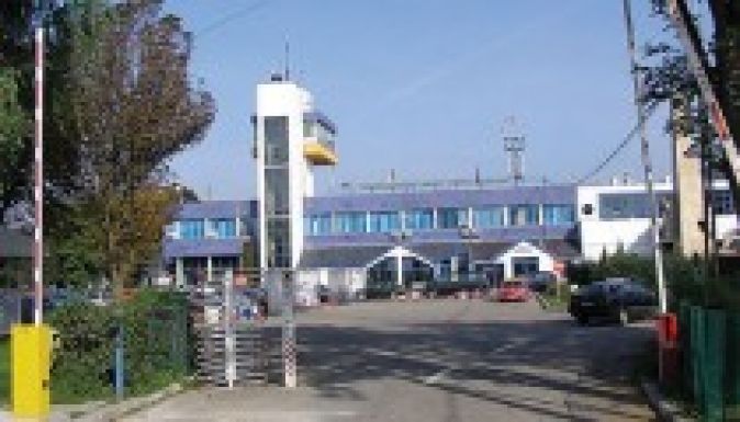 Egyhetes szünet a vidrátszegi repülőtéren