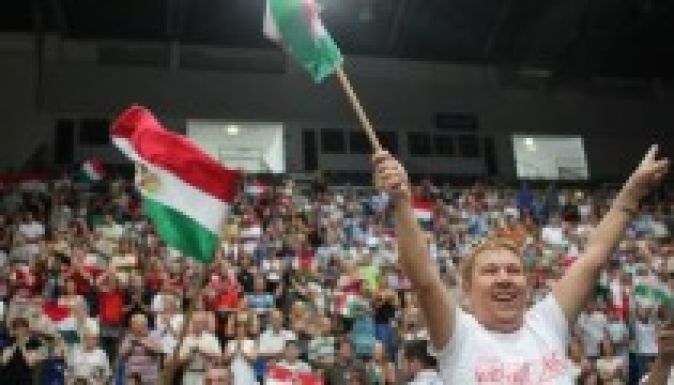 Ezrek ünnepelték a hazatérő magyar olimpikonokat