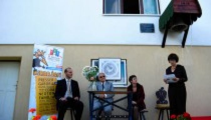 A Zokogó majom szerzőjére emlékeztek