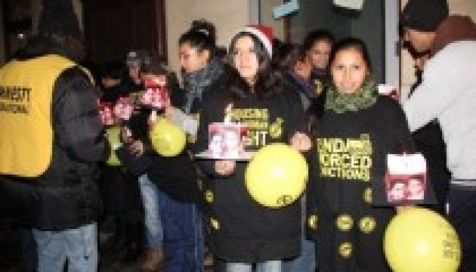 Élőlánc Kolozsváron a romákat ért jogsérelmek miatt