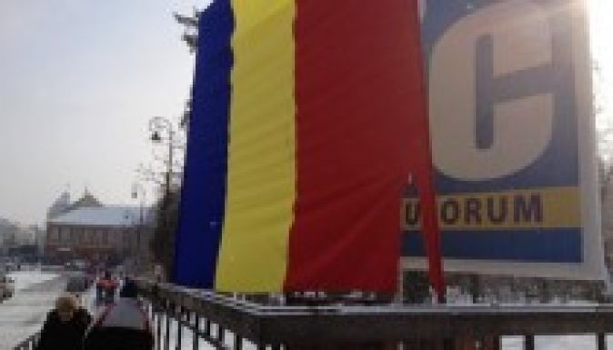 Zászlórongálás: Tamás Sándor provokációt gyanít