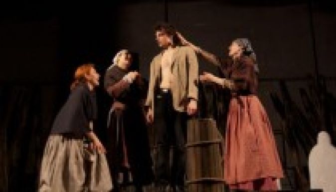 Hamisítatlan ír történetet mutat be a Harag György Társulat