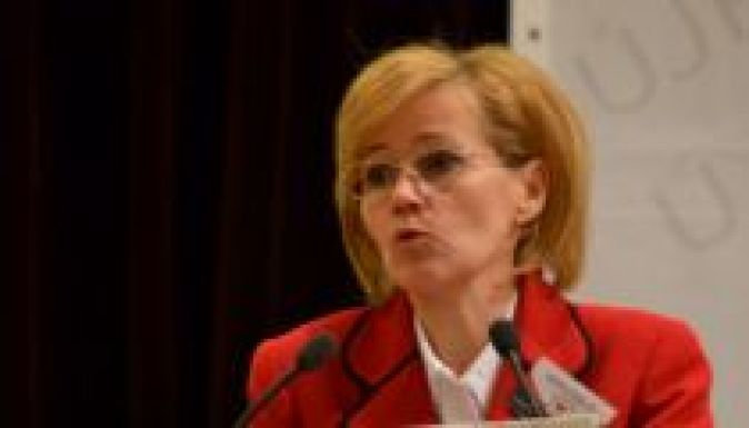 Alkotmánymódosítás: három RMDSZ-javaslatot töröltek