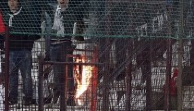 A román csendőrség azonosította a zászlóégető szurkolót