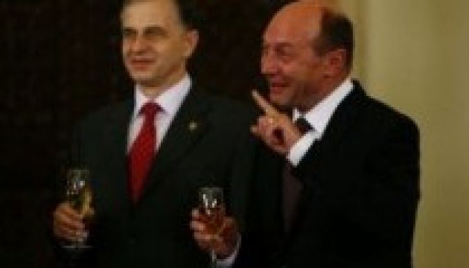 A NATO főtitkára lehet Băsescu vagy Geoană?