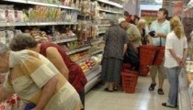 Keveset keresnek, drágán étkeznek a romániaiak