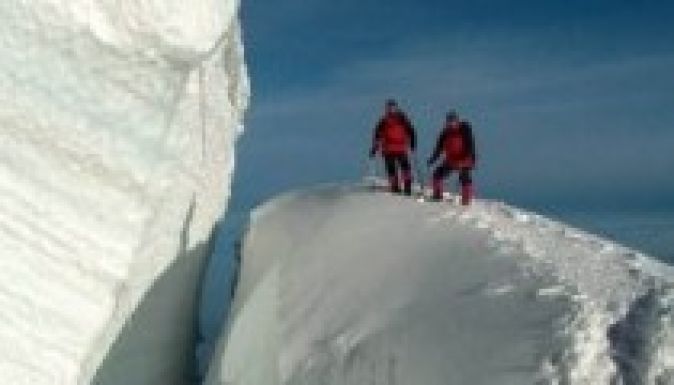 Menteni kell a 8000 méterről ereszkedő Erőss Zsoltékat