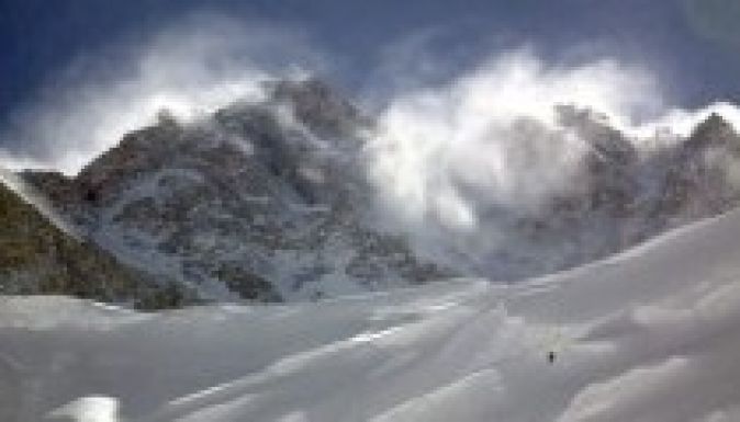 Veszélyek sora fenyegeti Erőss Zsoltékat a halálzónában