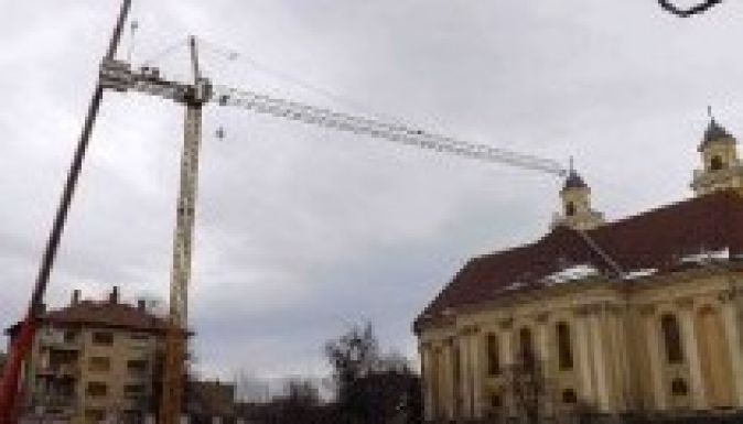 Június elején döntenek a Kétágú templom mögötti építkezésről