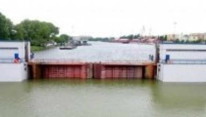 Árad a Duna, lezárták a pozsonyi rakpartot