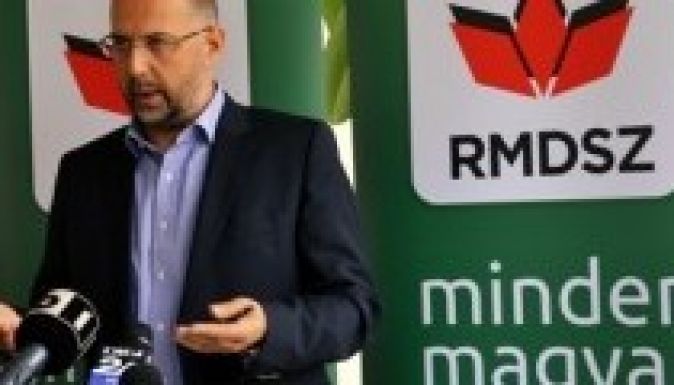 Kelemen: alkotmányellenes a népszavazási küszöb leszállítása