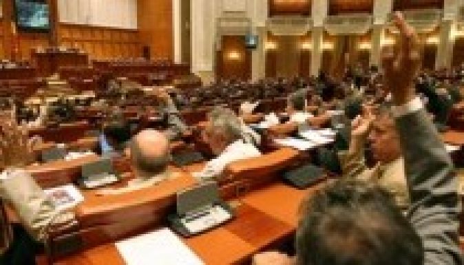 Alkotmánymódosítás: legtöbb 318 fős lehet a képviselőház