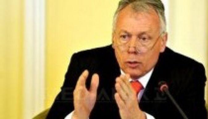 Borbély: a kisebbségeknek kedvez az alkotmánymódosítás