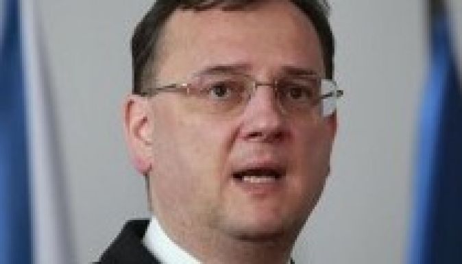 Rács mögé kerülhet korrupció miatt a cseh kormány fele