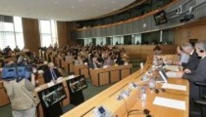 Most próbálja „kiherélni” a Fidesz a Tavares-jelentést