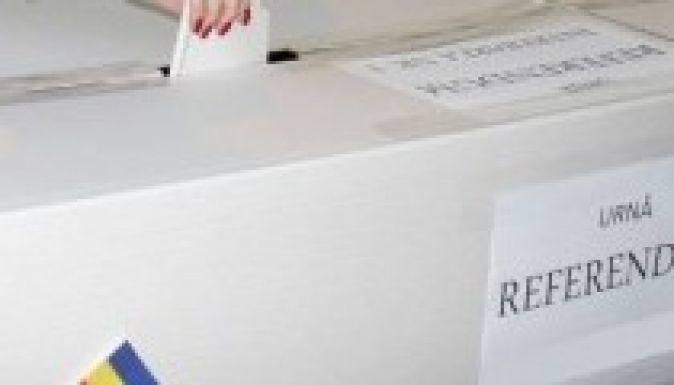 Csak egy év múlva alkalmazhatják a 30%-os népszavazási küszöböt