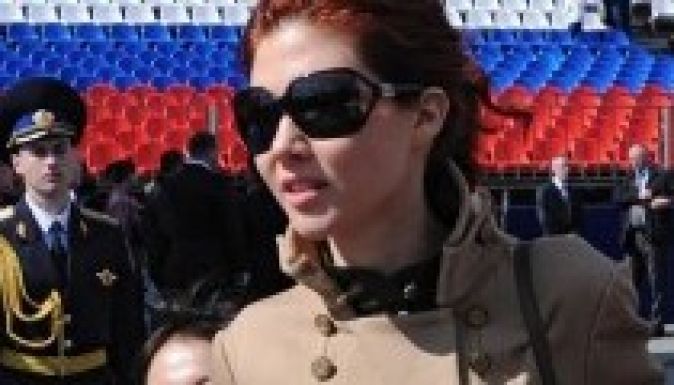 Az orosz kémnő szívesen feleségül menne Snowdenhez