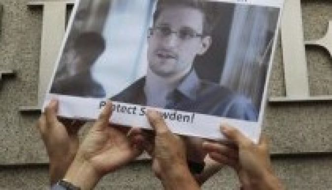Edward Snowden a halálbüntetéstől fél, ezért nem térne haza