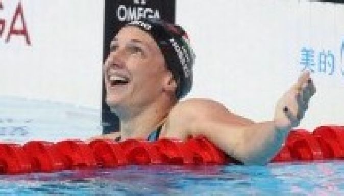 Hosszú világcsúcsot döntött a rövid pályás vk-n