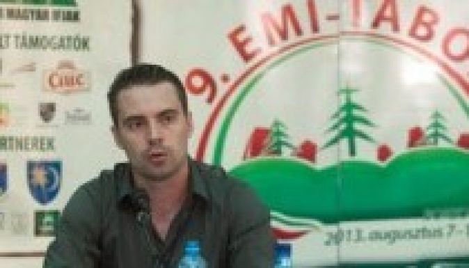 Fokozott rendőri ellenőrzéssel zajlik az EMI-tábor